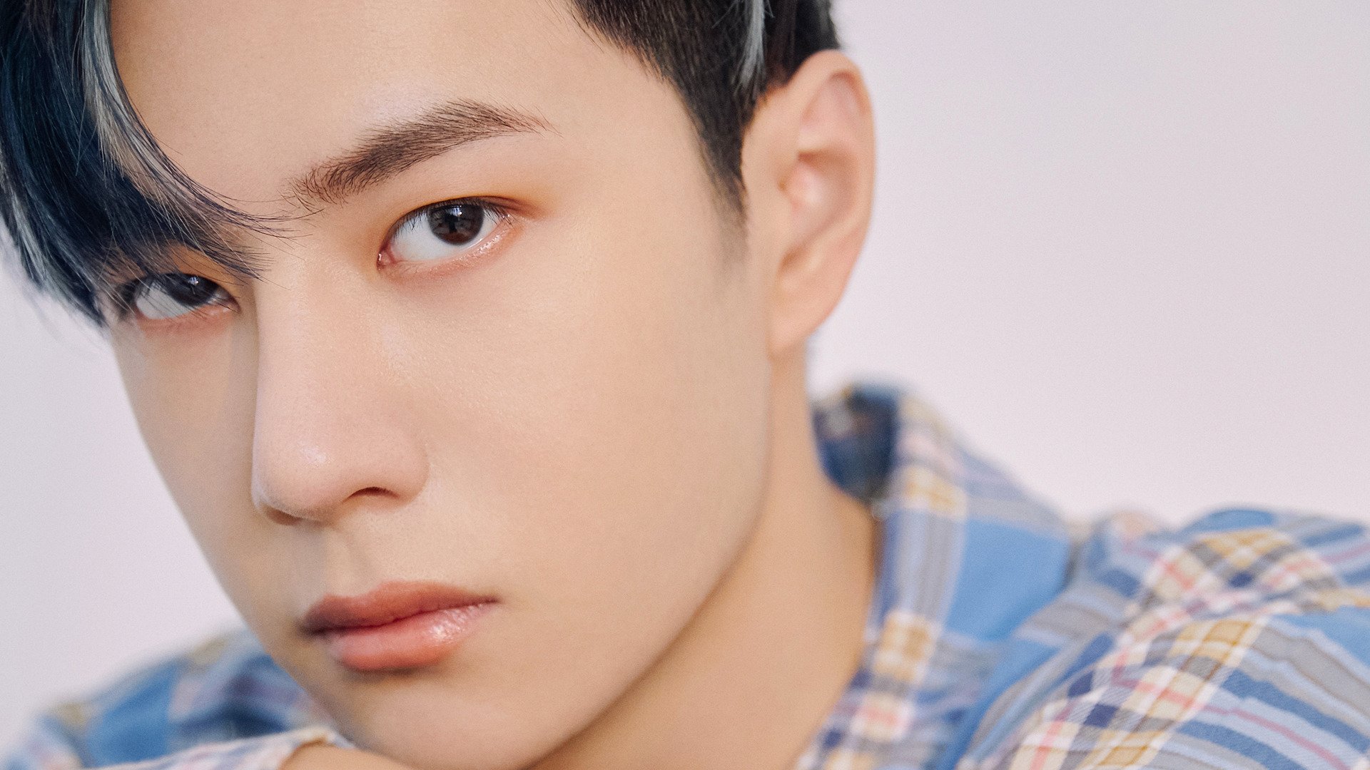 多特蒙德遭遇困境，主帅寻求解决方案迎接挑战，多特蒙德队员图片